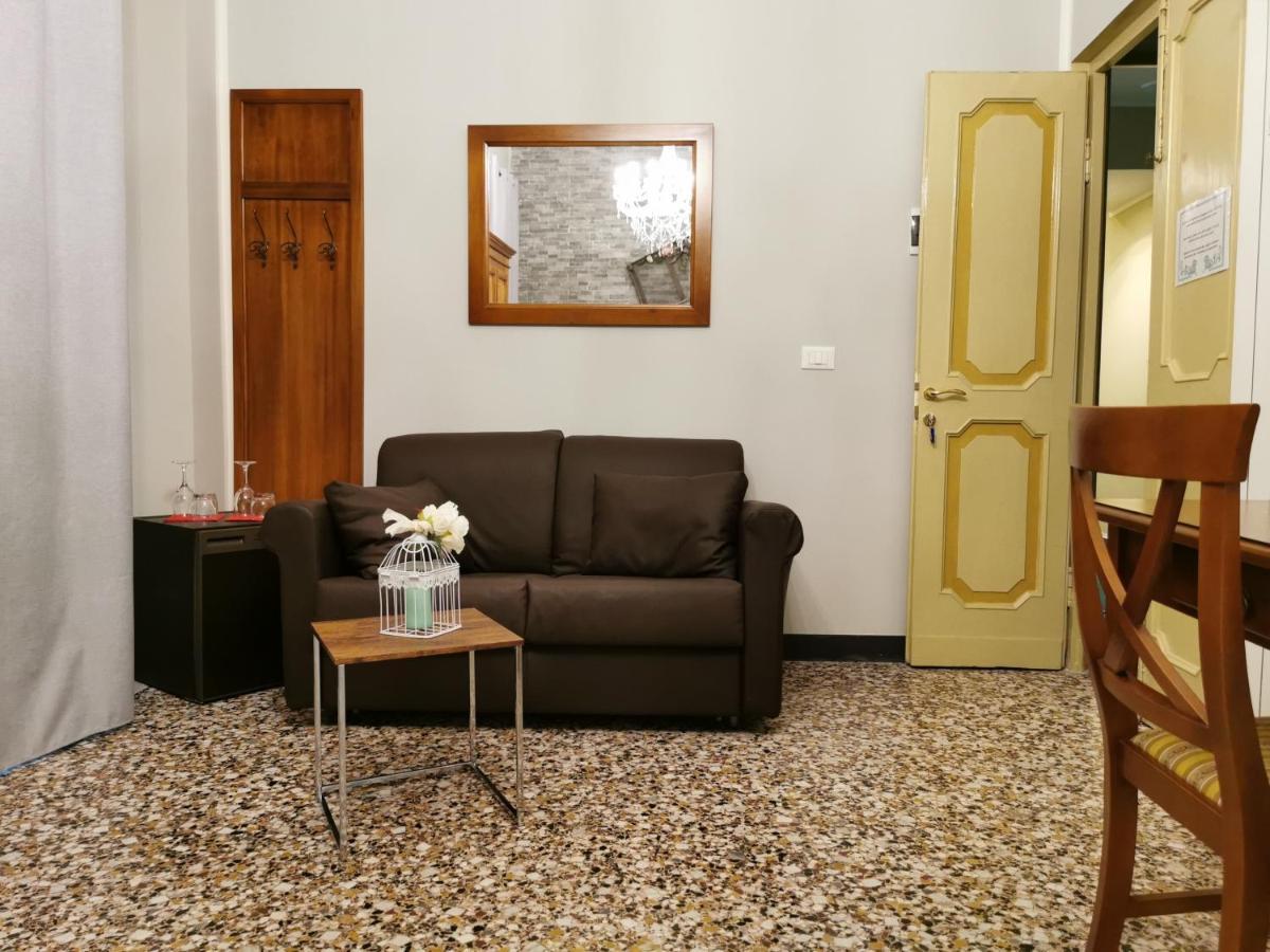Vo Al Guest House Genova Center ภายนอก รูปภาพ