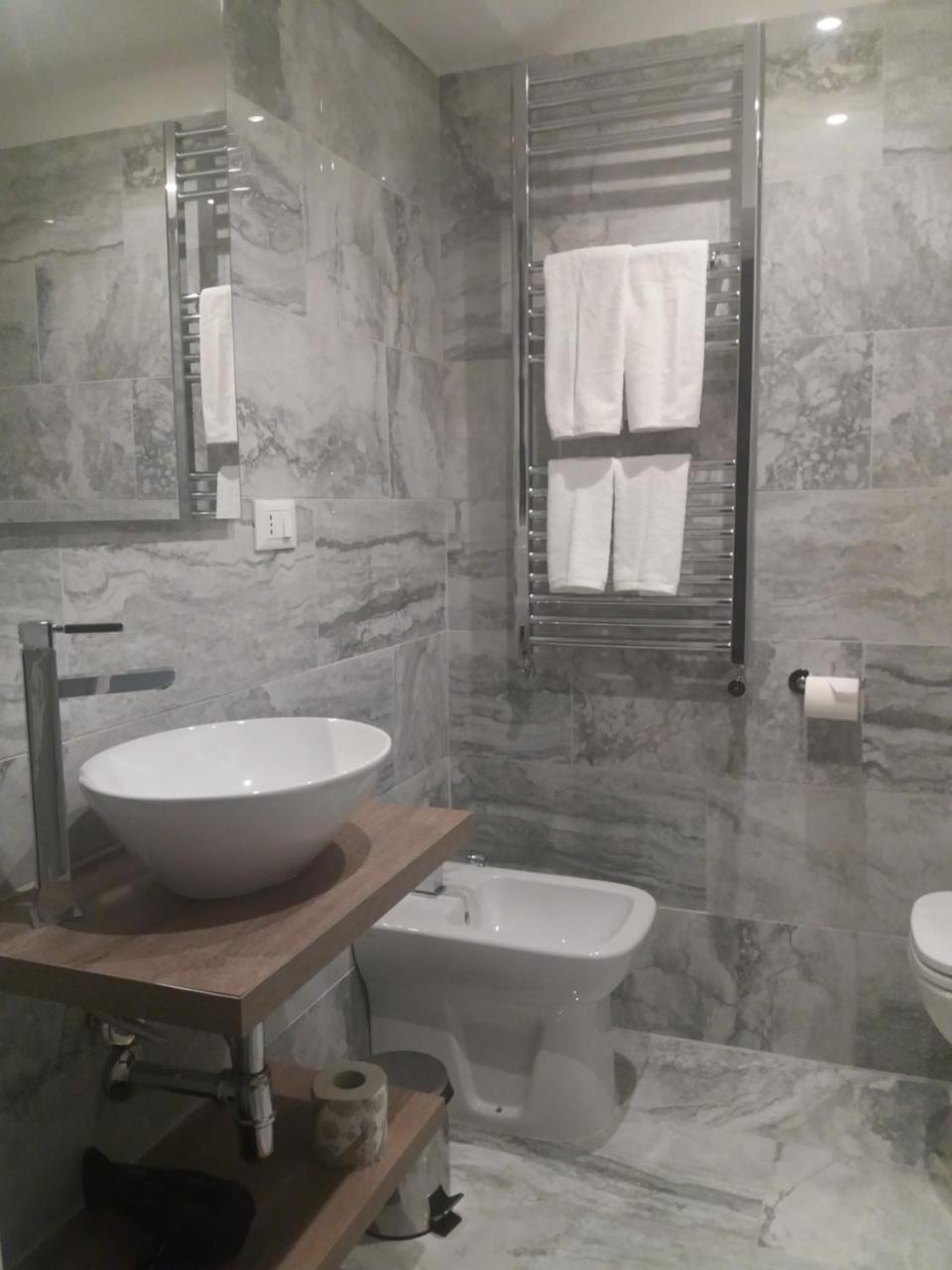 Vo Al Guest House Genova Center ภายนอก รูปภาพ